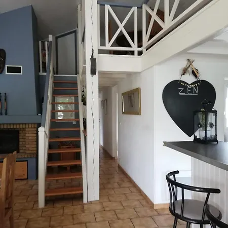 Holiday home Maison Familiale Au Calme Avec Piscine En Bordure De Foret *