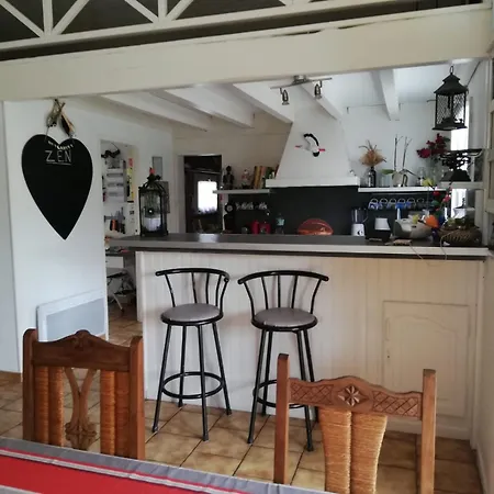 Сasa de vacaciones Maison Familiale Au Calme Avec Piscine En Bordure De Foret