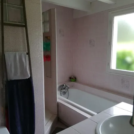 Maison Familiale Au Calme Avec Piscine En Bordure De Foret Holiday home