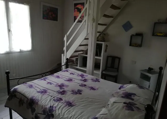 Дом отдыха Maison Familiale Au Calme Avec Piscine En Bordure De Foret *